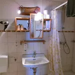 Zur Burgschaenke בית הארחה 3*