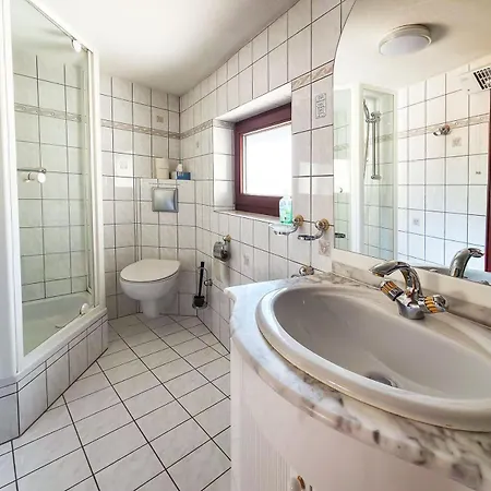 Hotel Restaurant Und Zur Burgschänke Aremberg