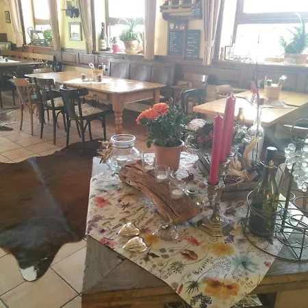 Restaurant Und Zur Burgschanke 3*