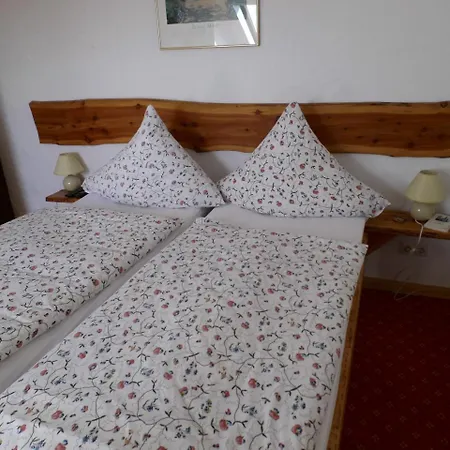 Penzion Restaurant Und Zur Burgschanke 3*