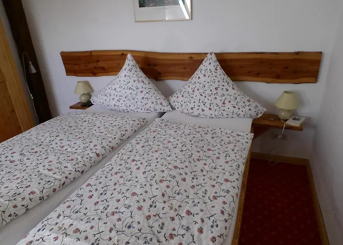 Gasthuis Zur Burgschaenke 3*